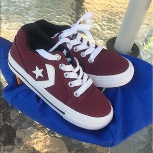 Converse sneakers! New without tags !